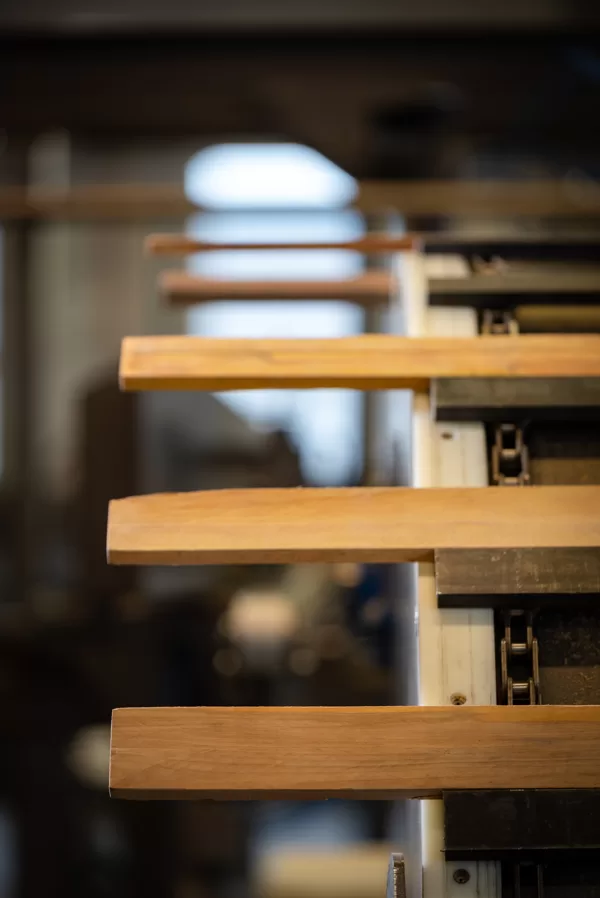 Pallet board stacker unscrambler with boards